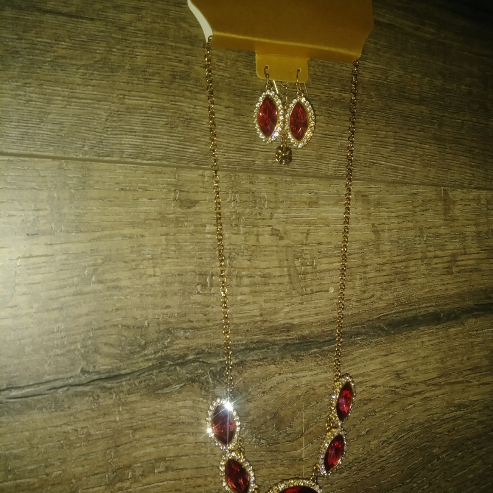 Monet Gold Social Necklace w/Matching Earrings NWT - Picture 5 of 16